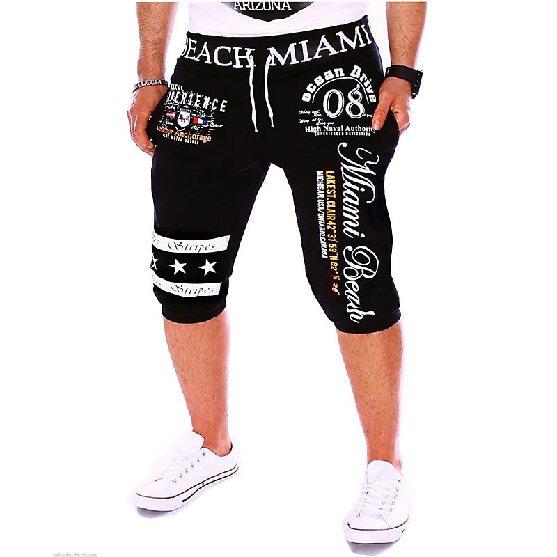 Trendy Bermuda Shorts With Classic Outdoor Style