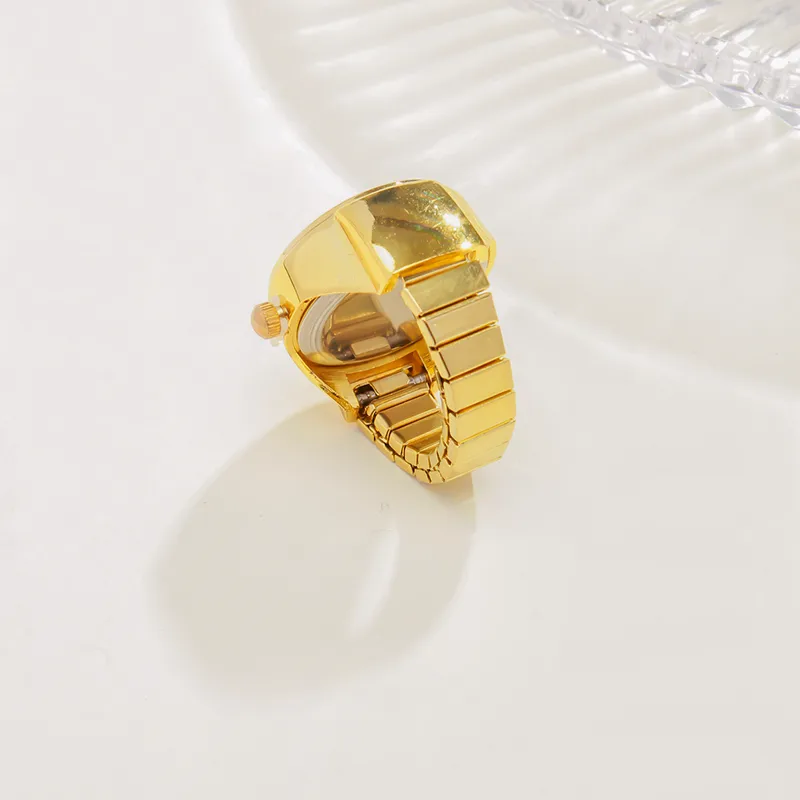 Casual Clock Ring