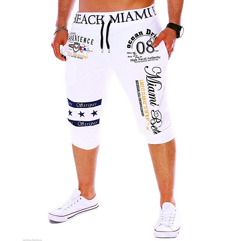 Trendy Bermuda Shorts With Classic Outdoor Style