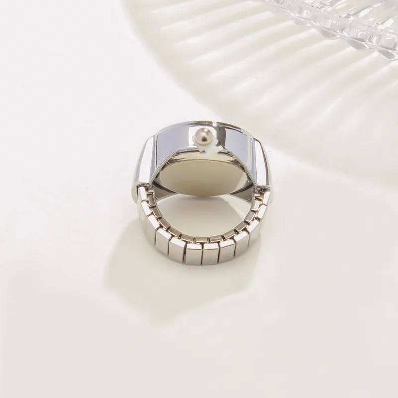 Casual Clock Ring